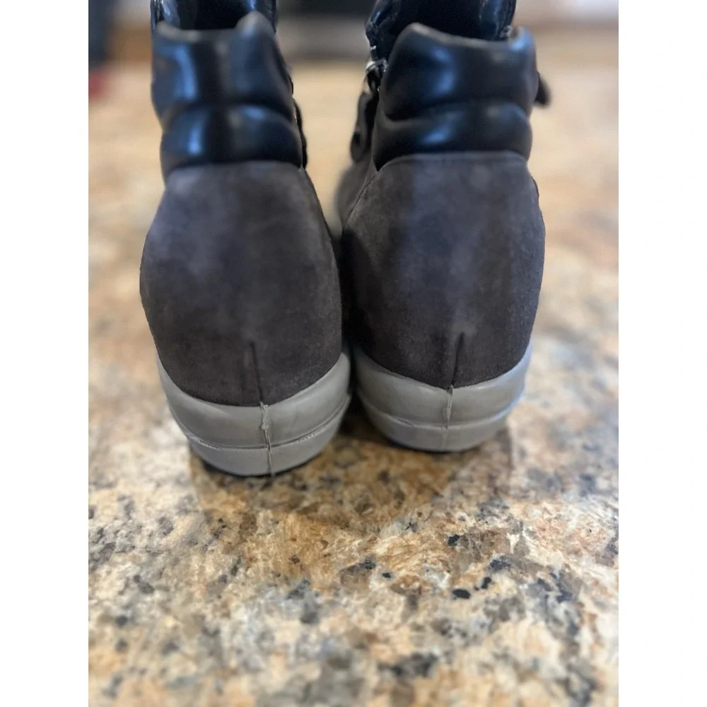 Igi&Co Womens Hidden Wedge Sneakers Gray Suede Side Zip Size 41‎ EU / 10-10.5 US